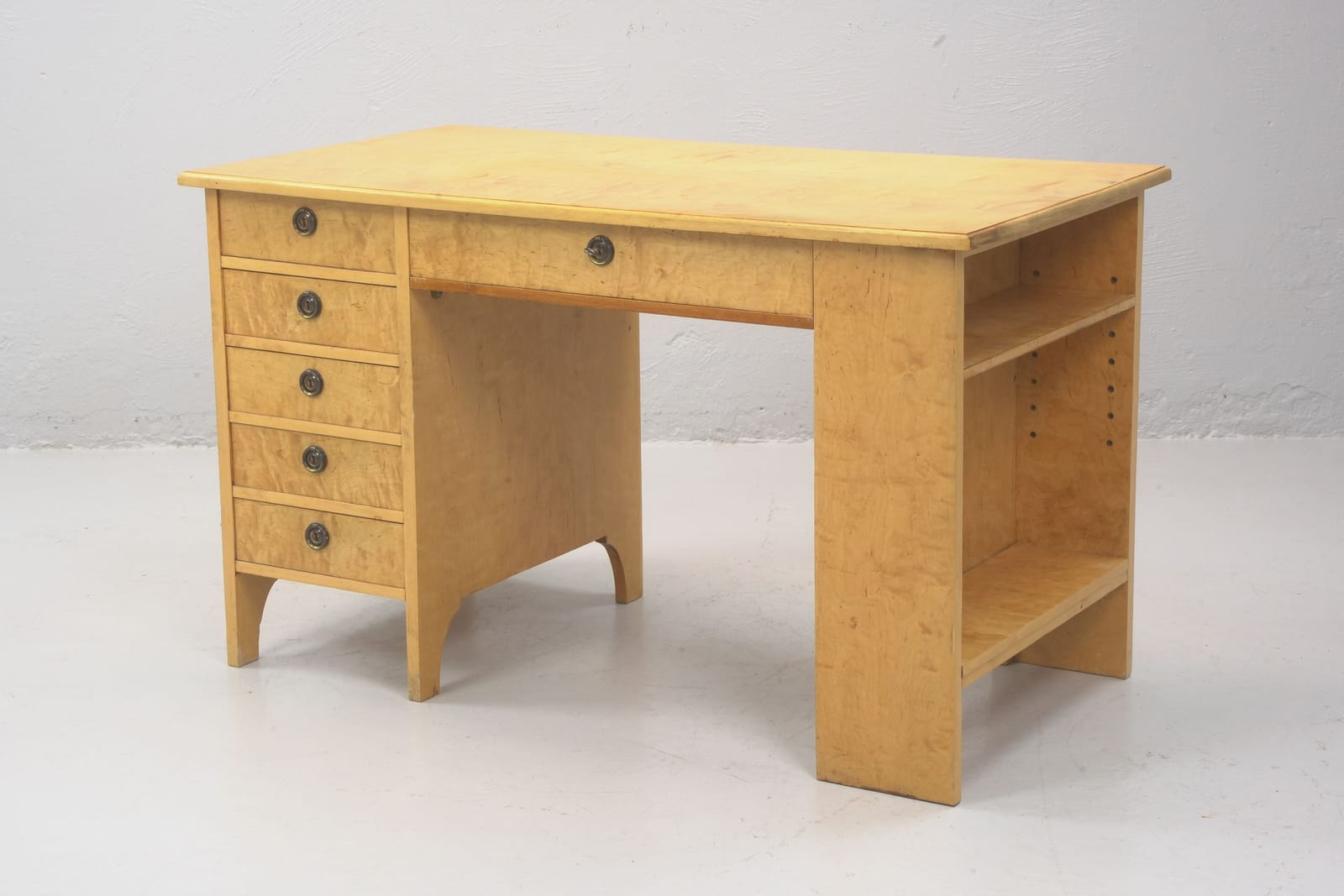 SKRIVBORD, masurbjörk, 1900-talets förra hälft