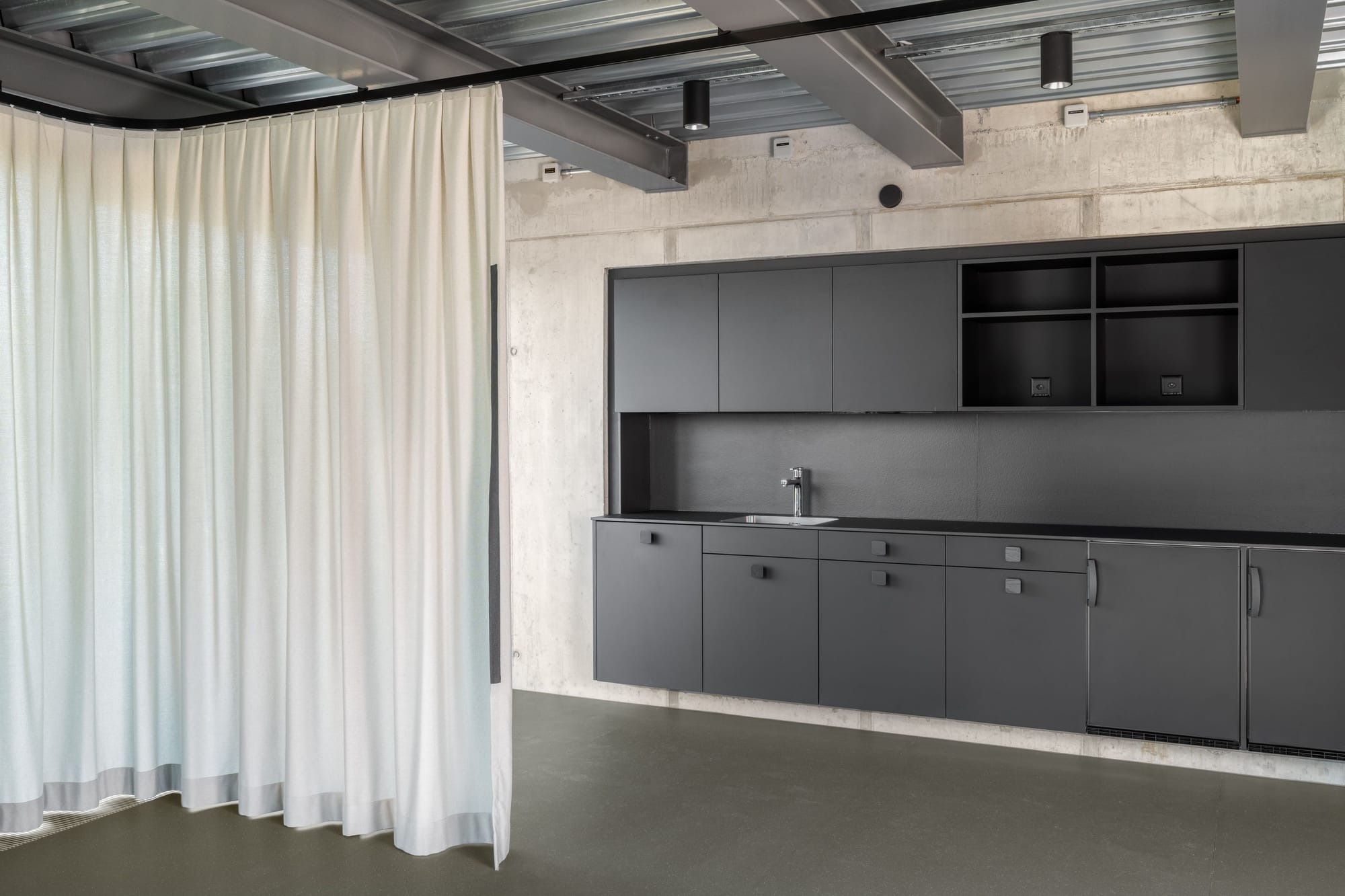 4003 231112 Cajos Kurvenstrasse6