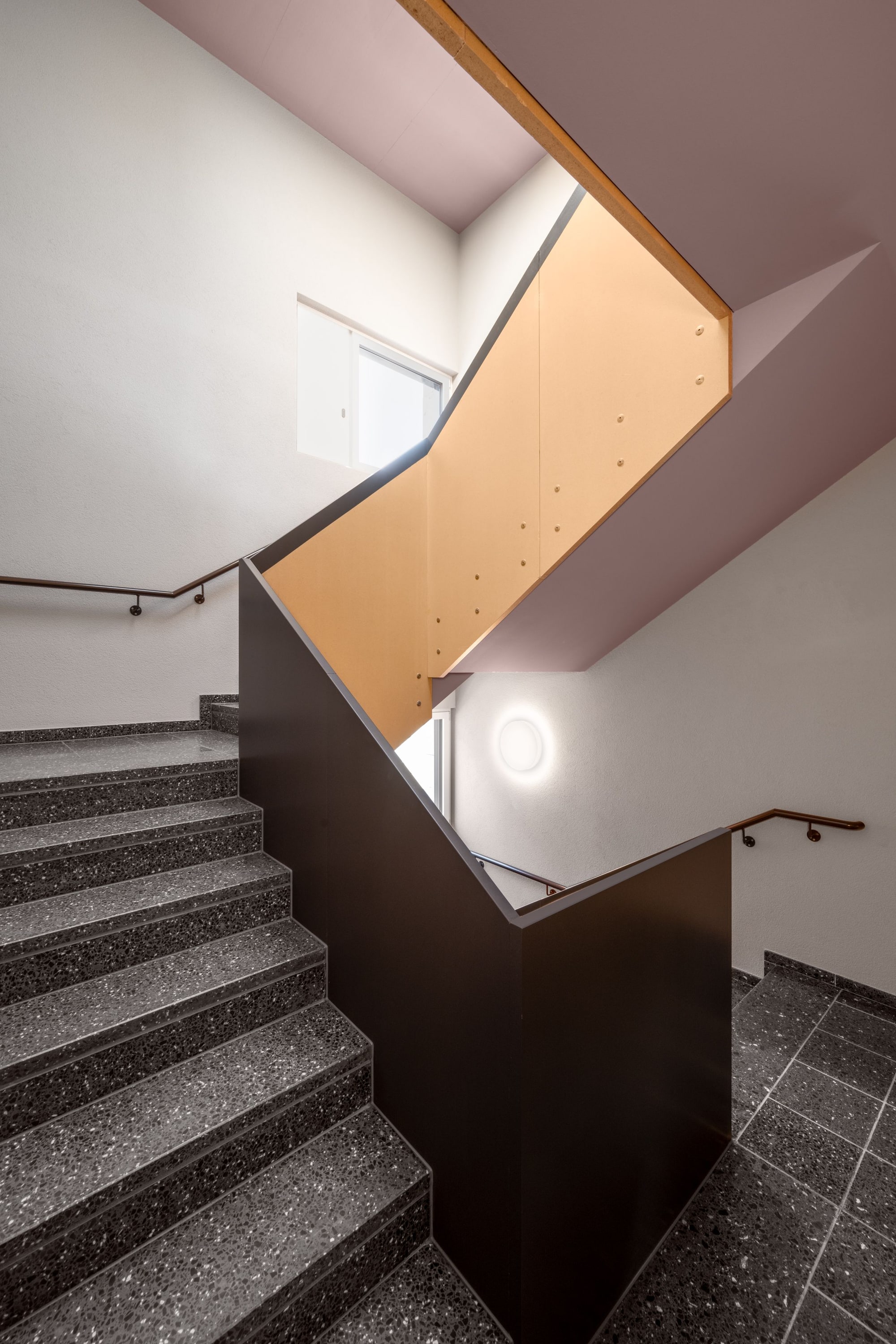 4003 231112 Cajos Kurvenstrasse11