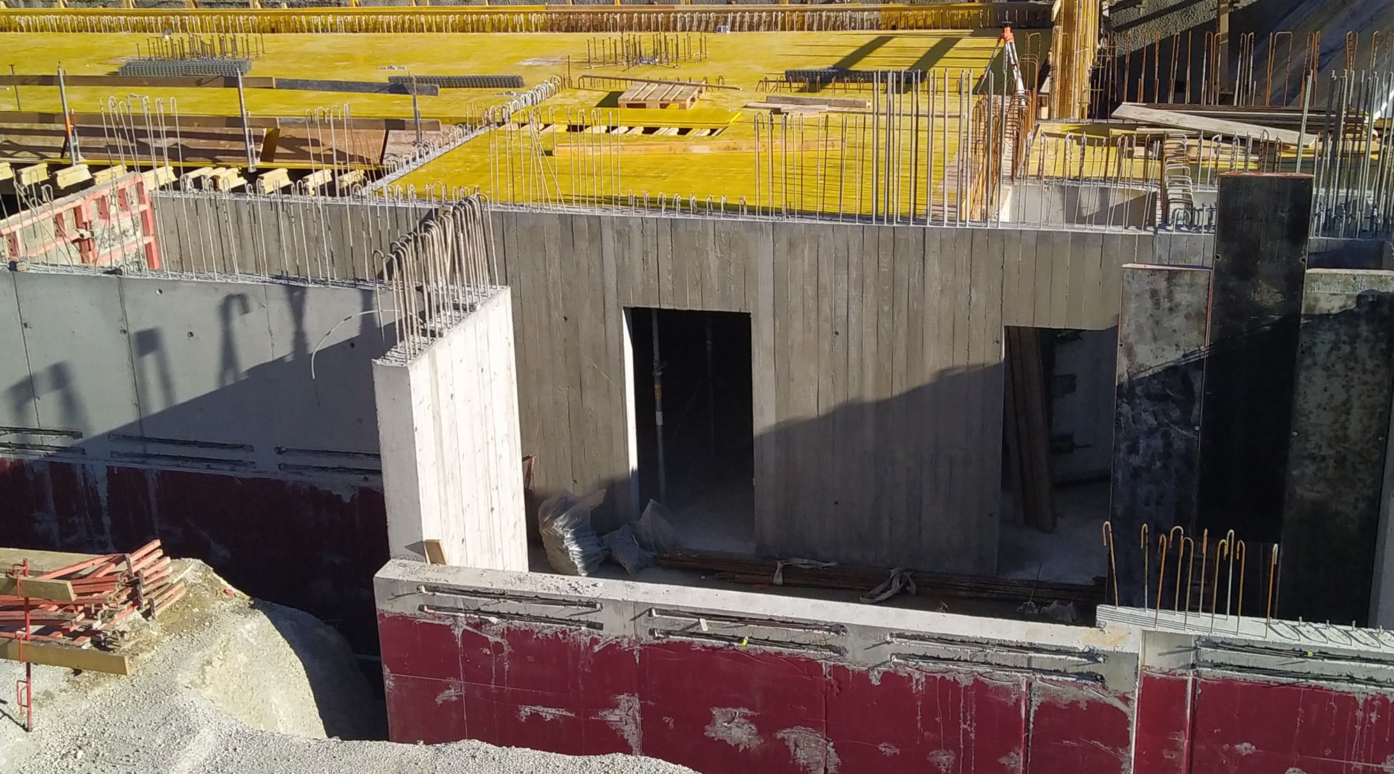 4037 D5 230925 165731 45 25