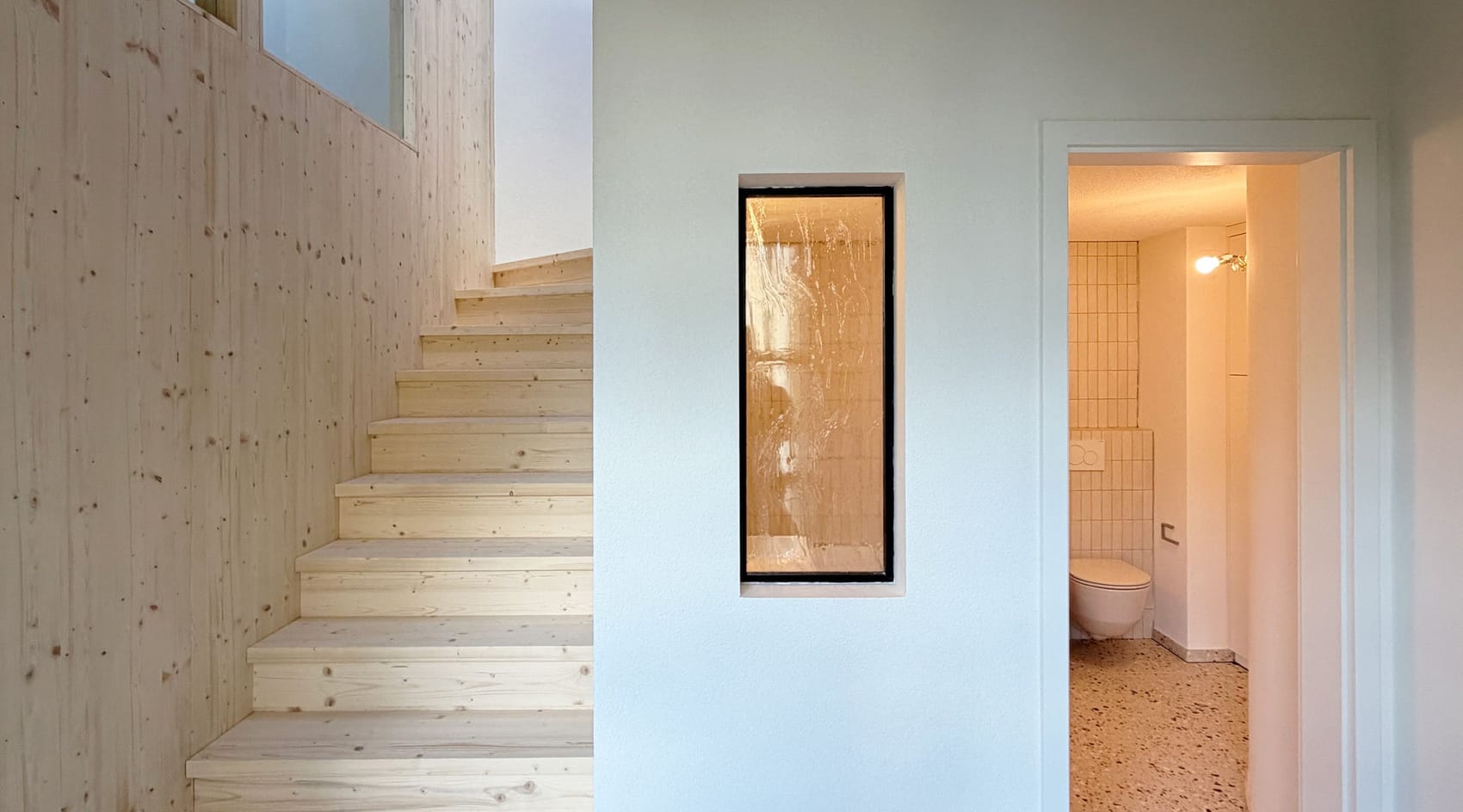 4057 B8 260521 Badezimmer Treppe