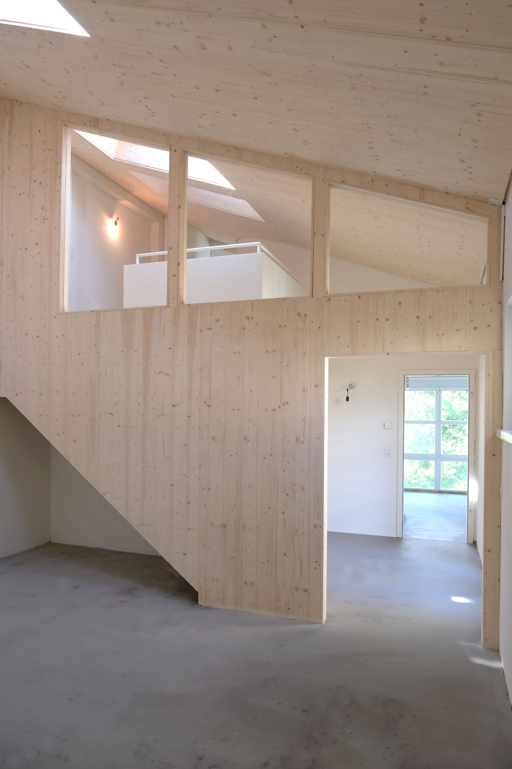 4057 D8 260521 Holztrennwand 2