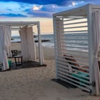 Beachfront Deluxe Suite 1