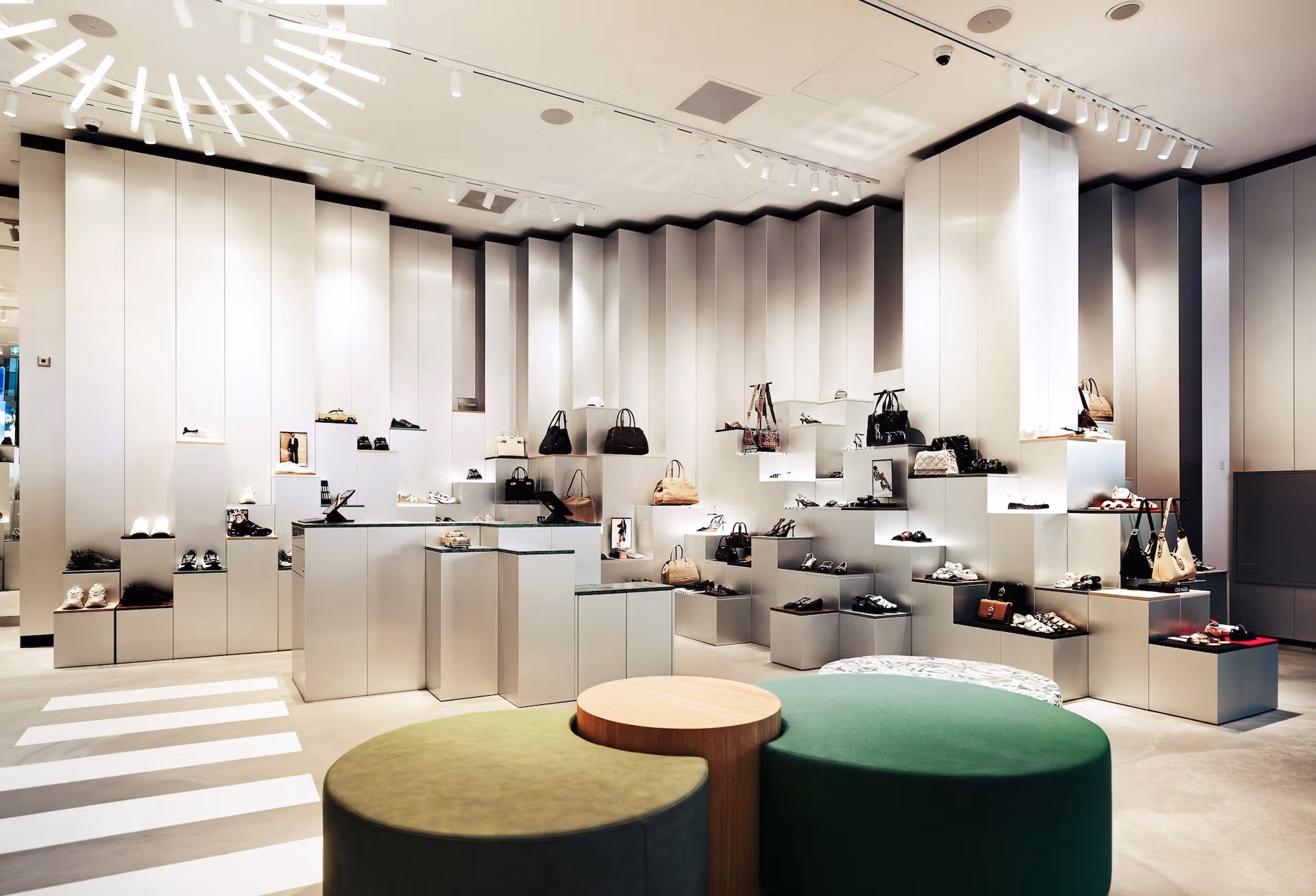 08 Steve Madden Westfield Mallofthe Netherlands concrete