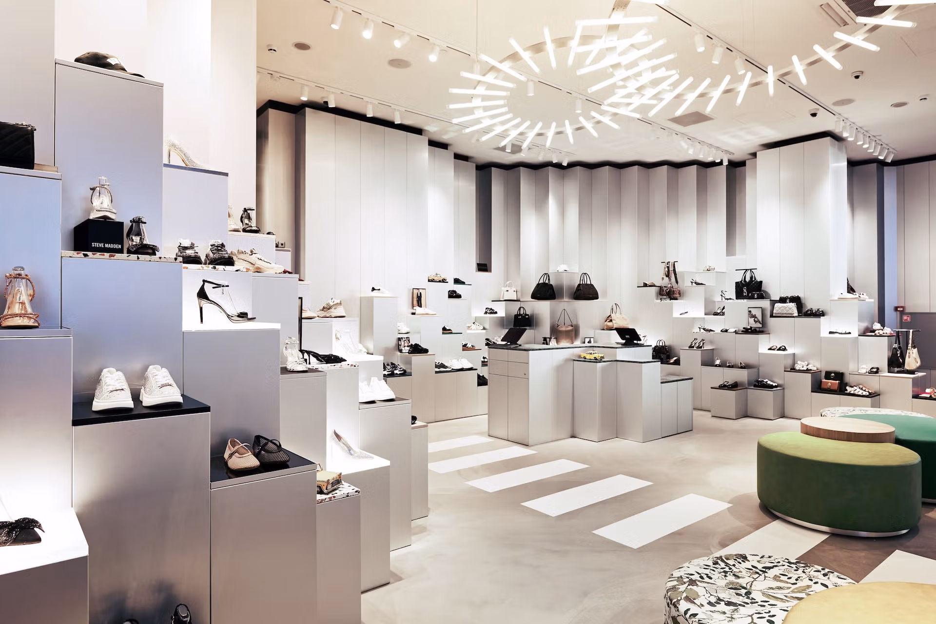 09 Steve Madden Westfield Mallofthe Netherlands concrete