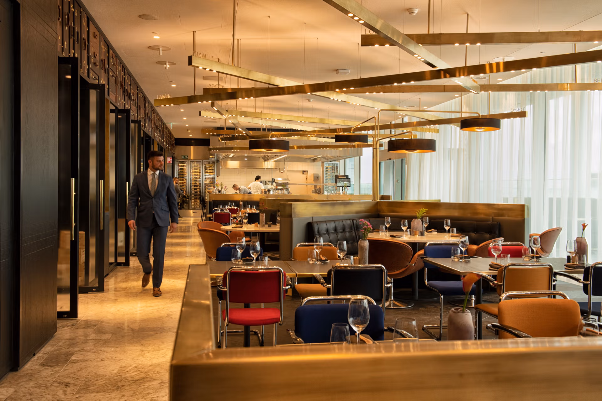 Concrete klm sky restaurantblue