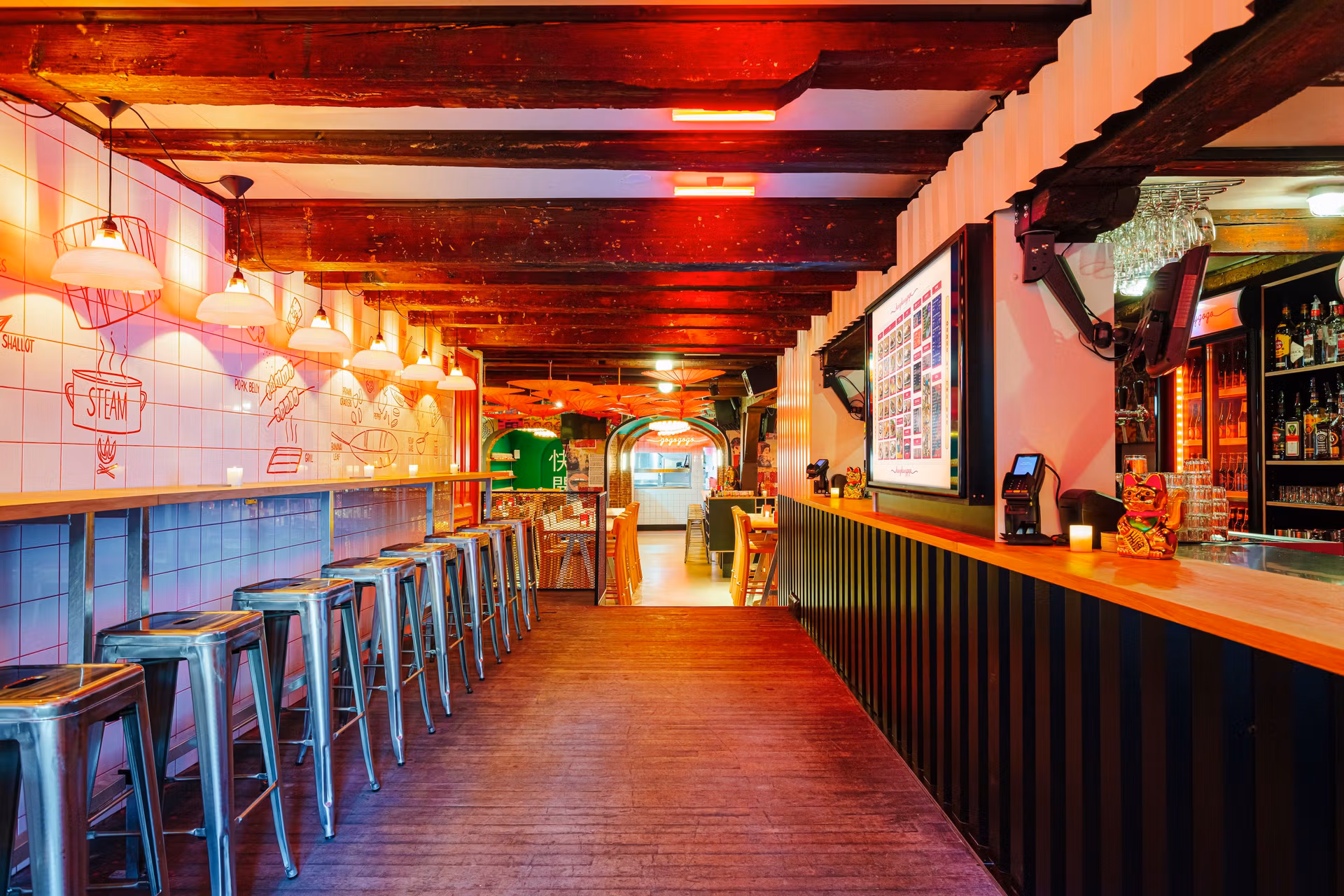 Hhjj downtown bar overview 01 HR
