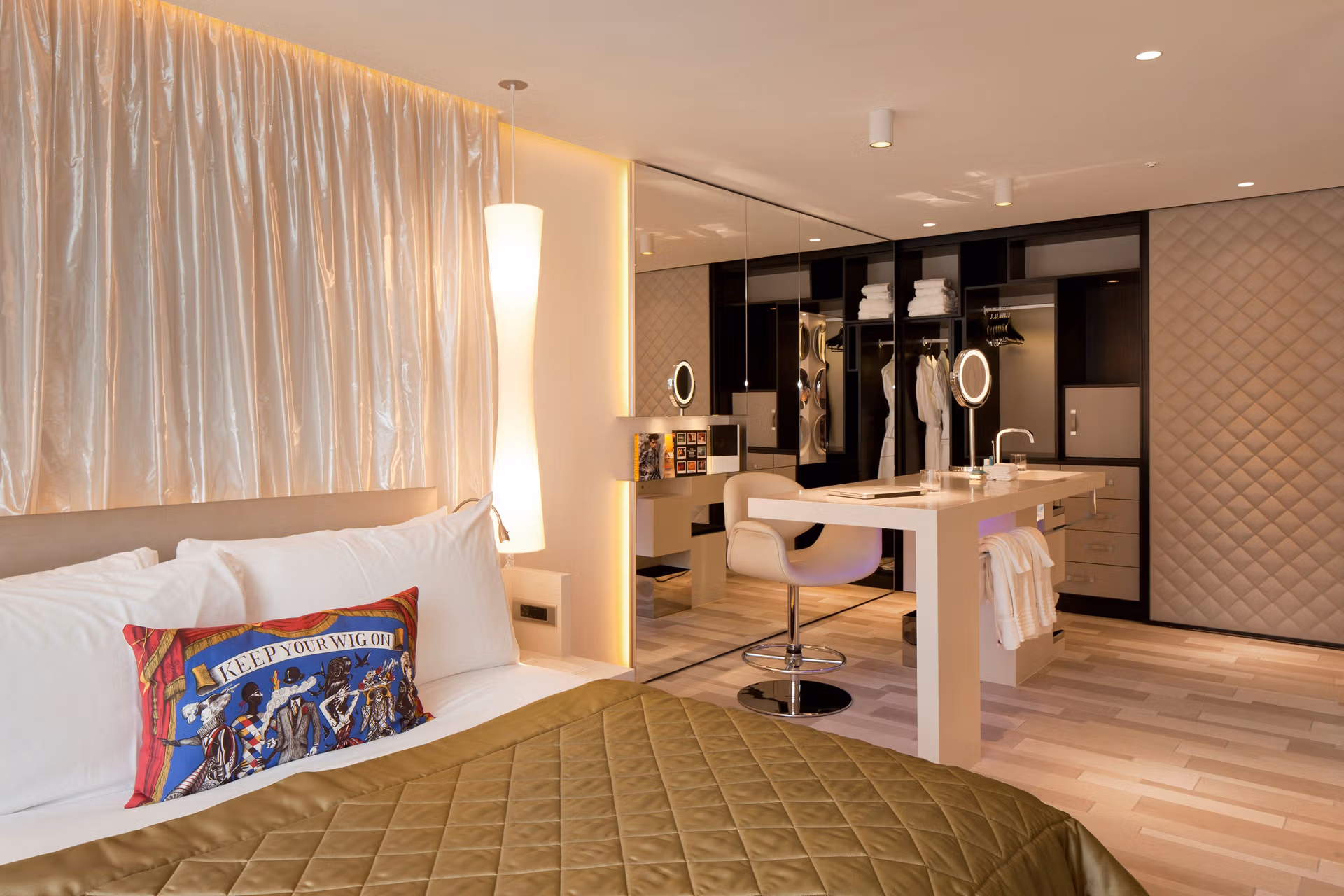 W room overview01
