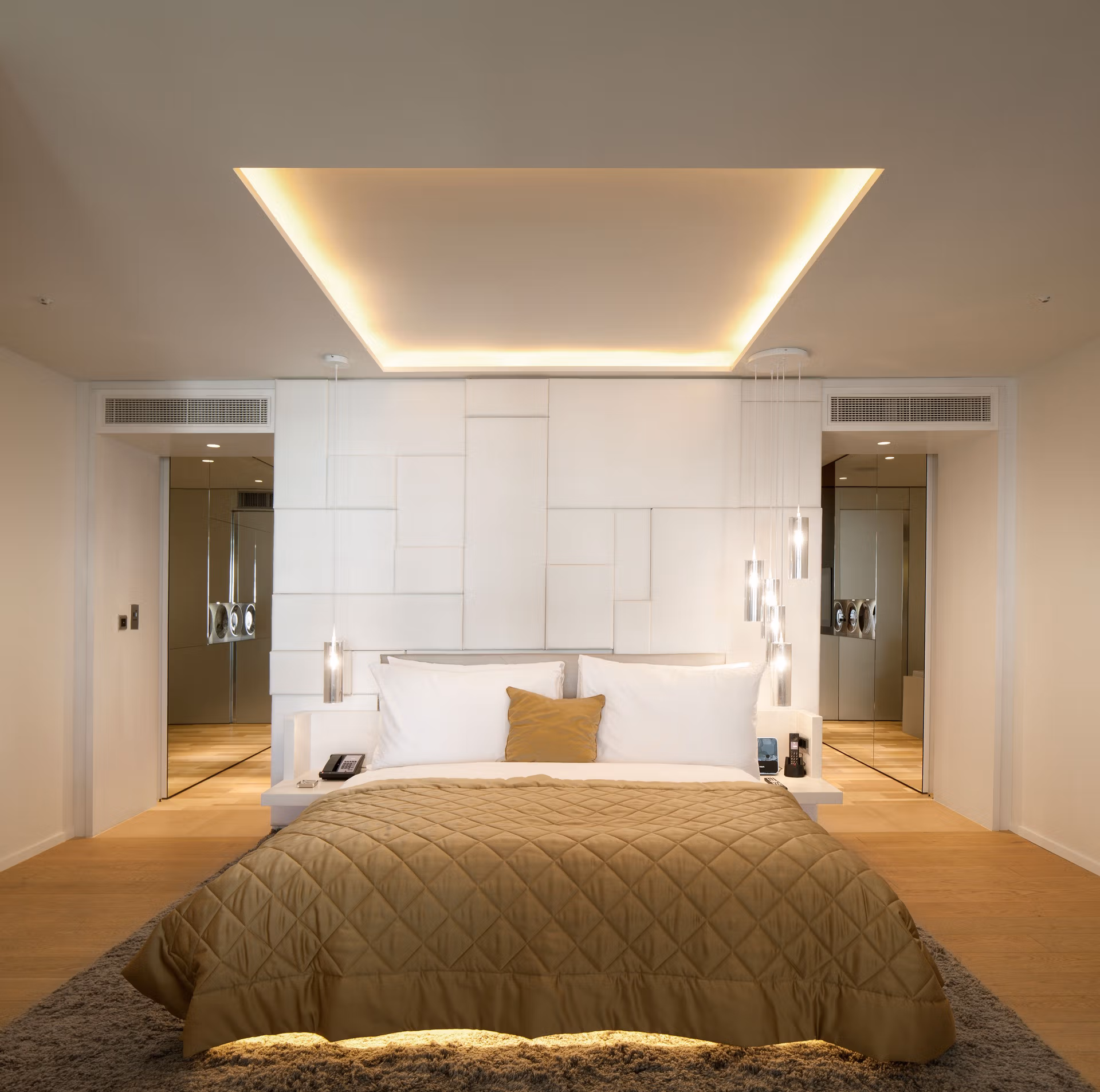 W spa suite bed room01