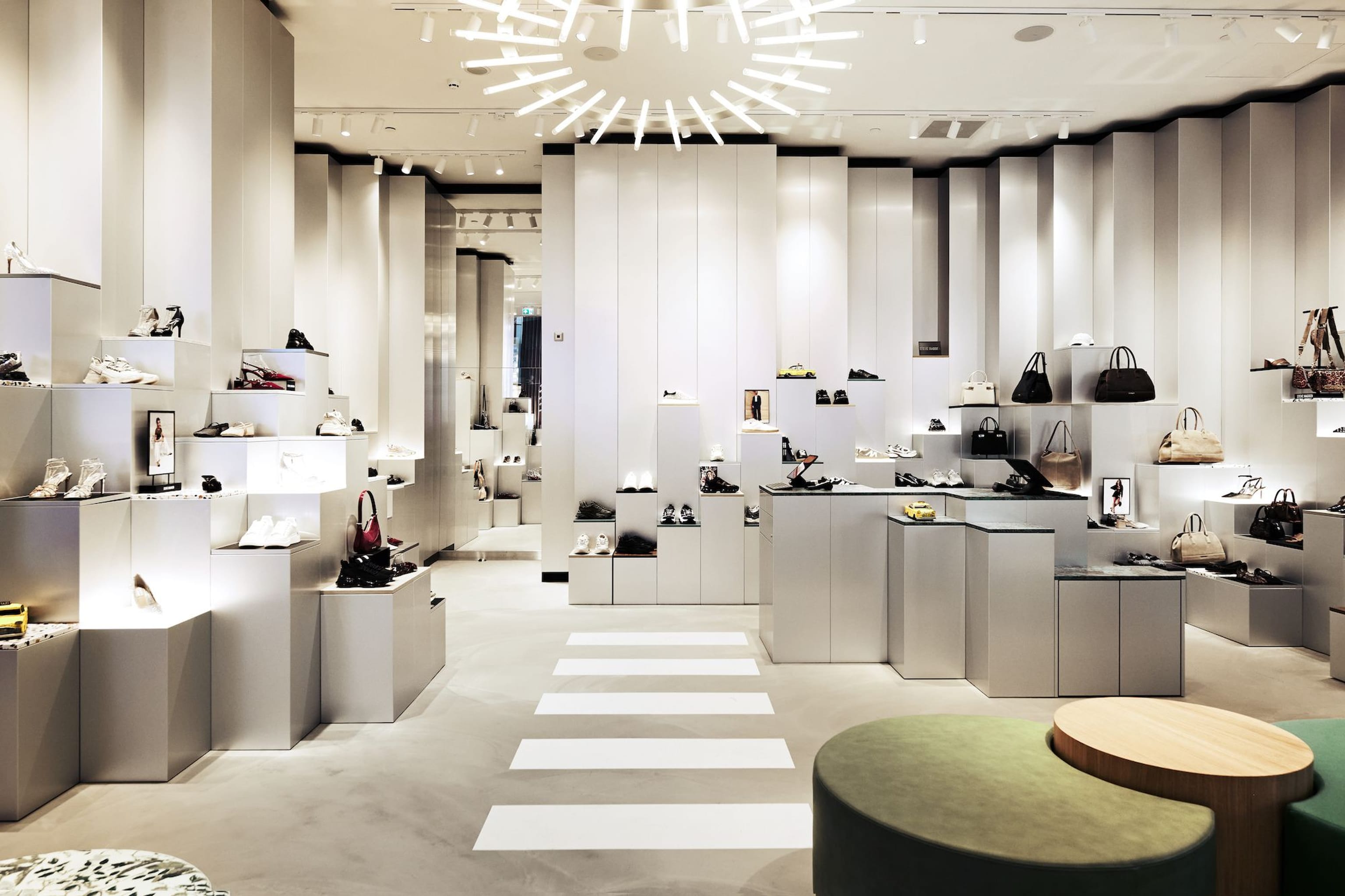 05 Steve Madden Westfield Mallofthe Netherlands concrete