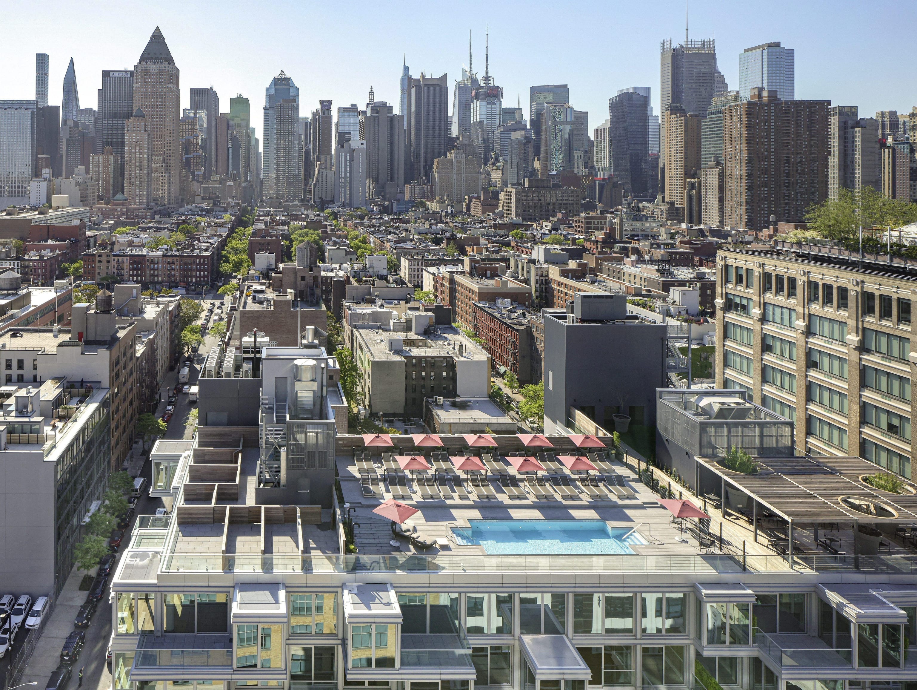 08 the WEST rooftoppool Ewout Huibers 2026 03 24 165435 jkcl
