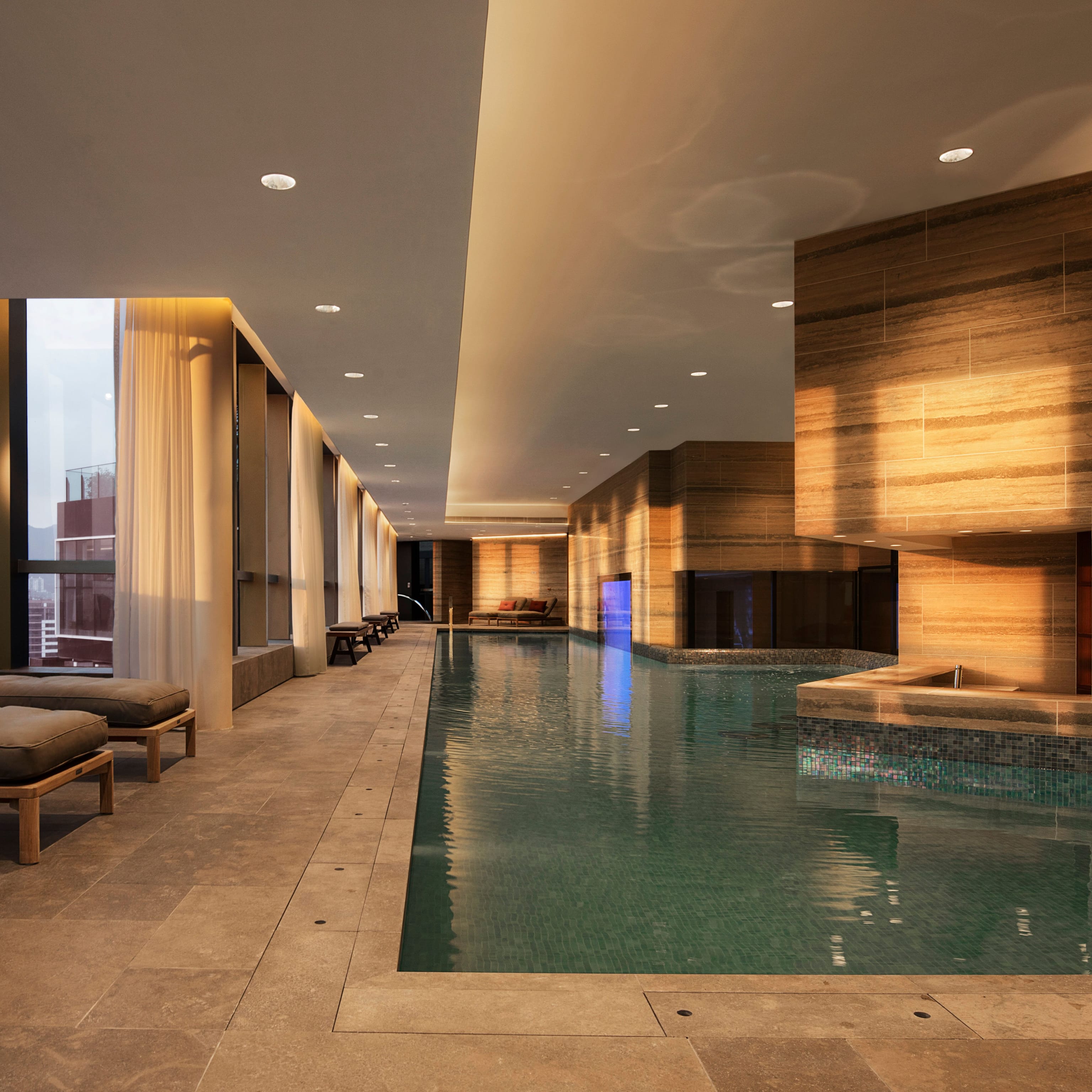08 skypark pool 02