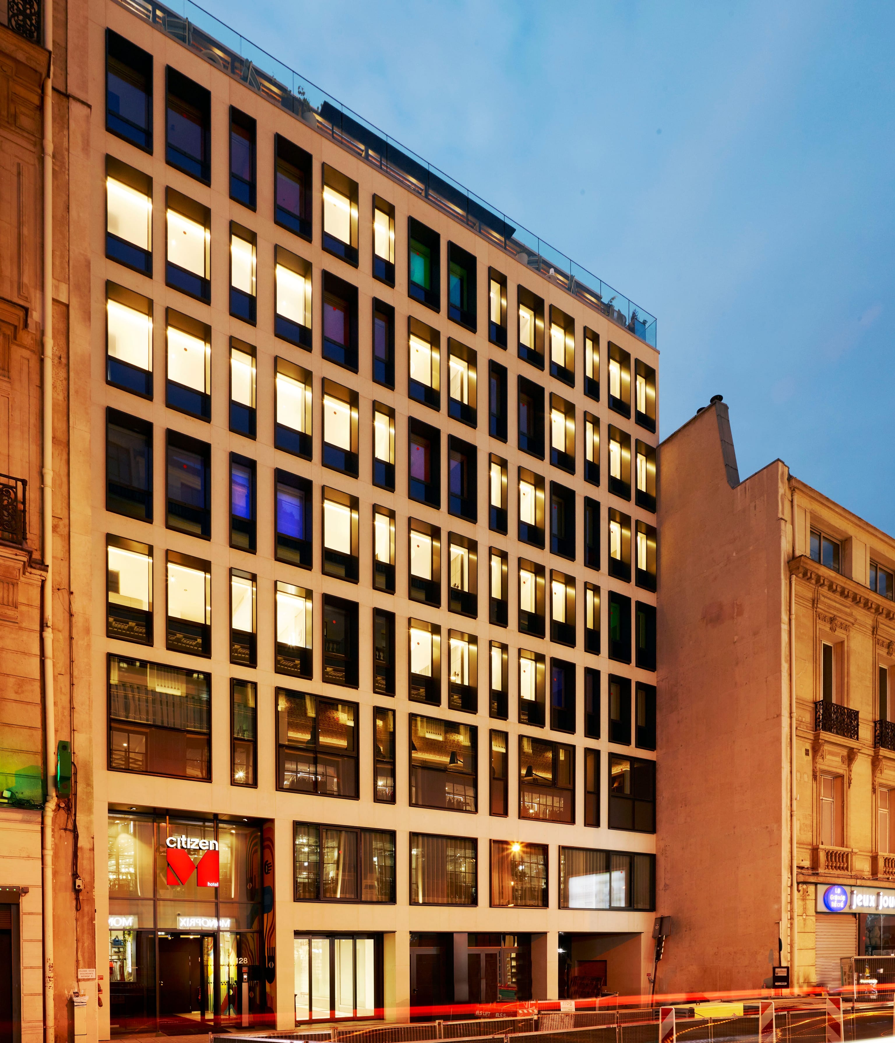 12 citizen M PCE facade