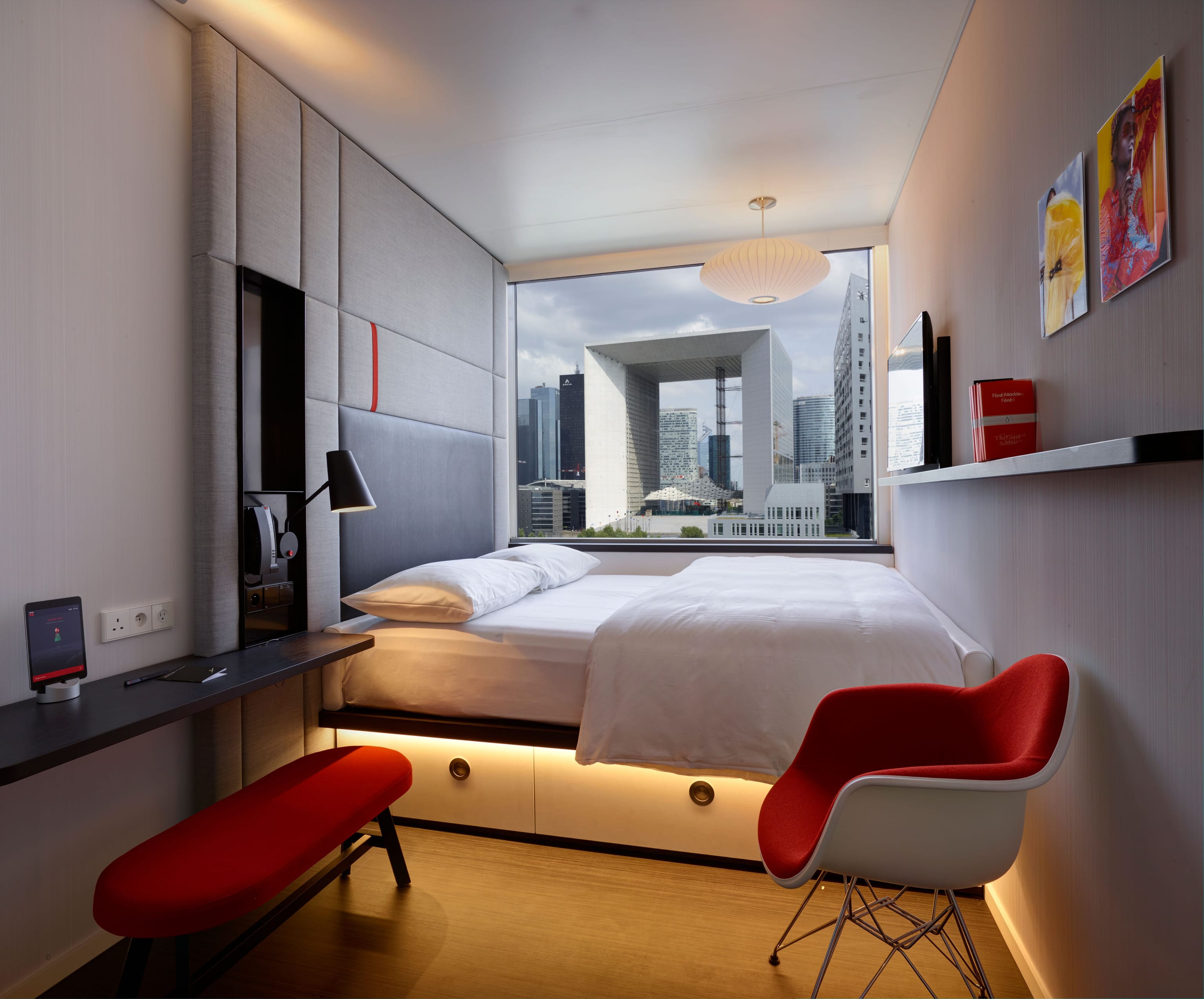 Citizen M La Defense room