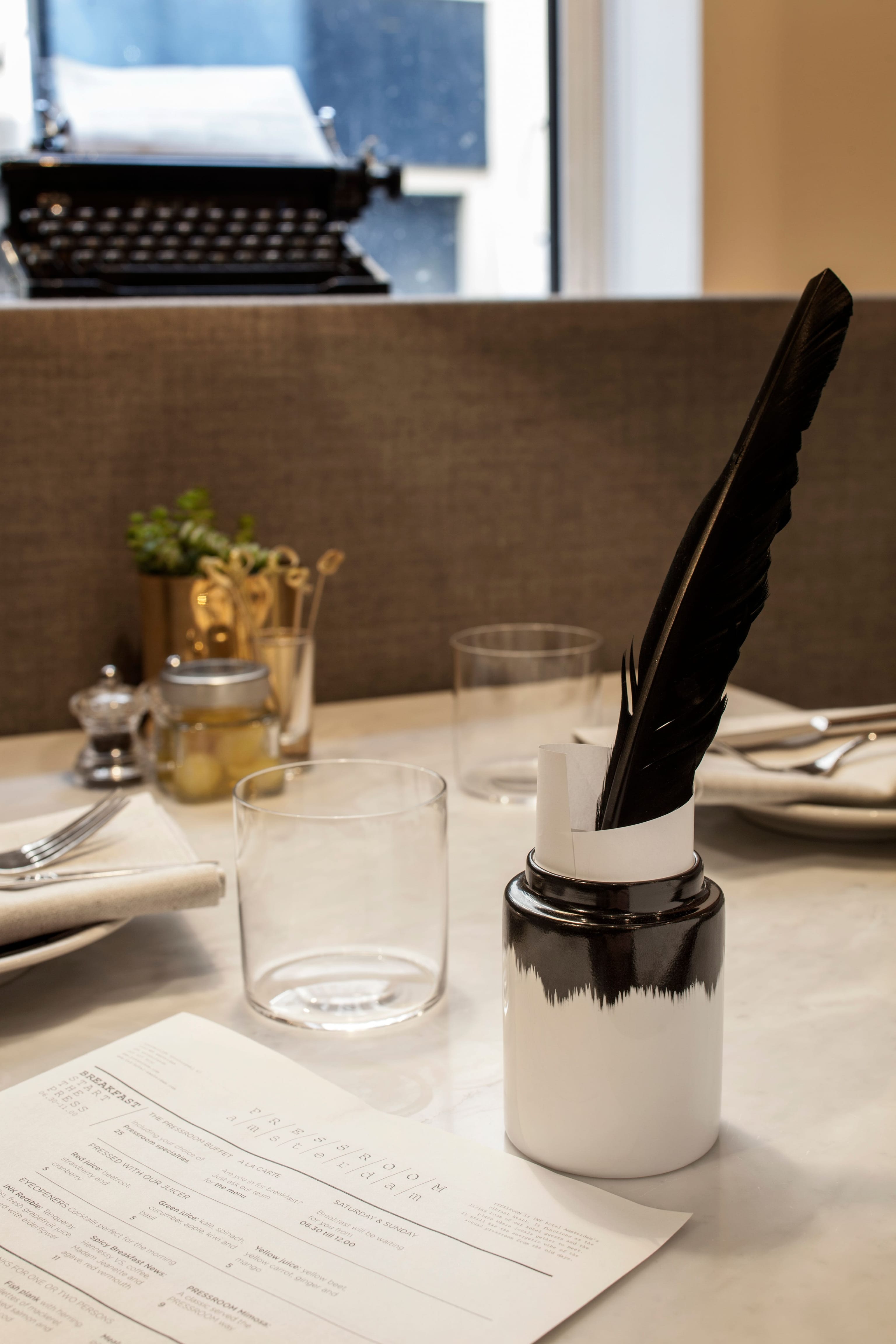 PRESSROOM identity table setting