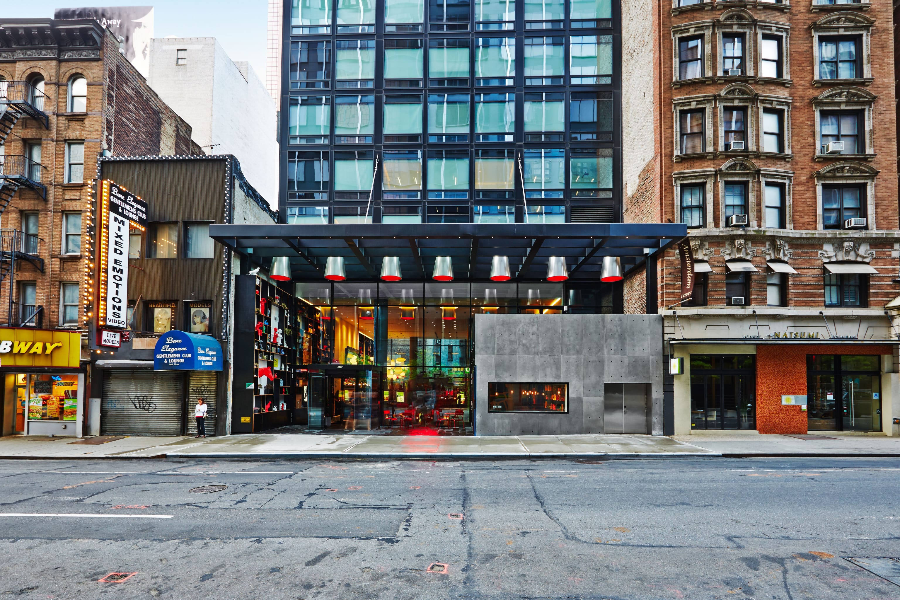 C M nytsq streetview