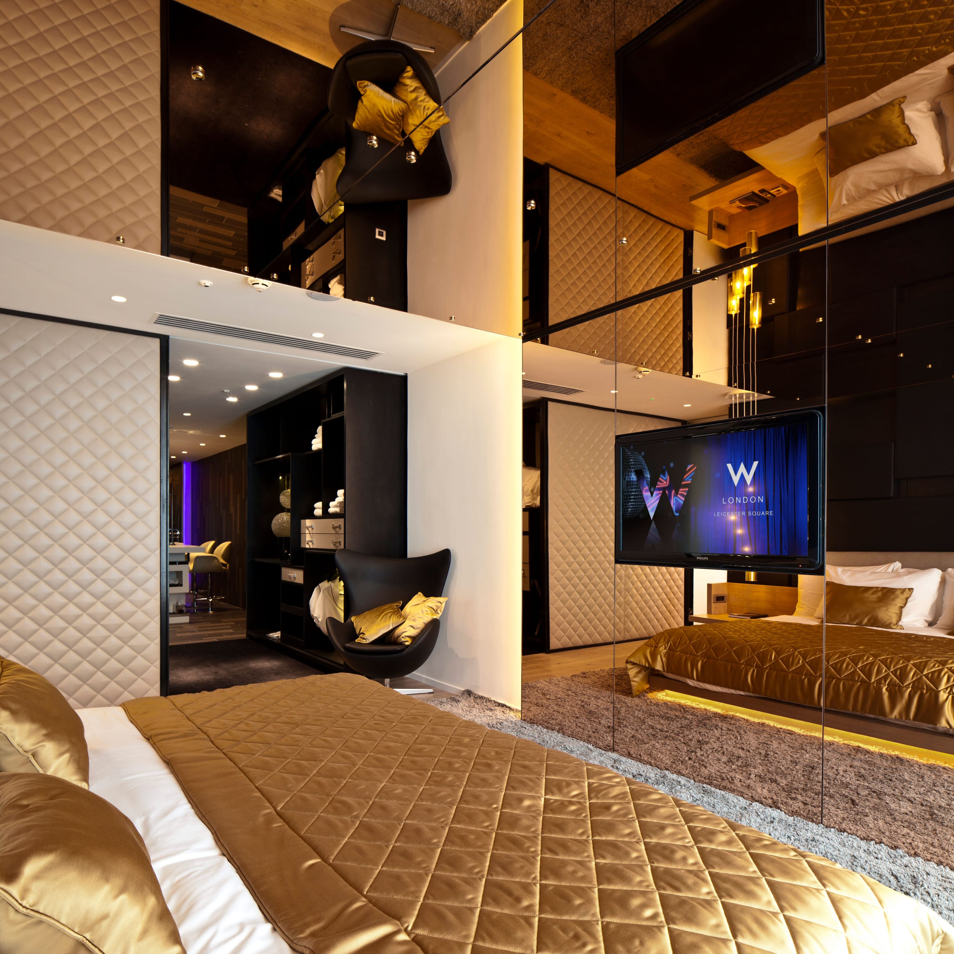 Ewow suite bed room