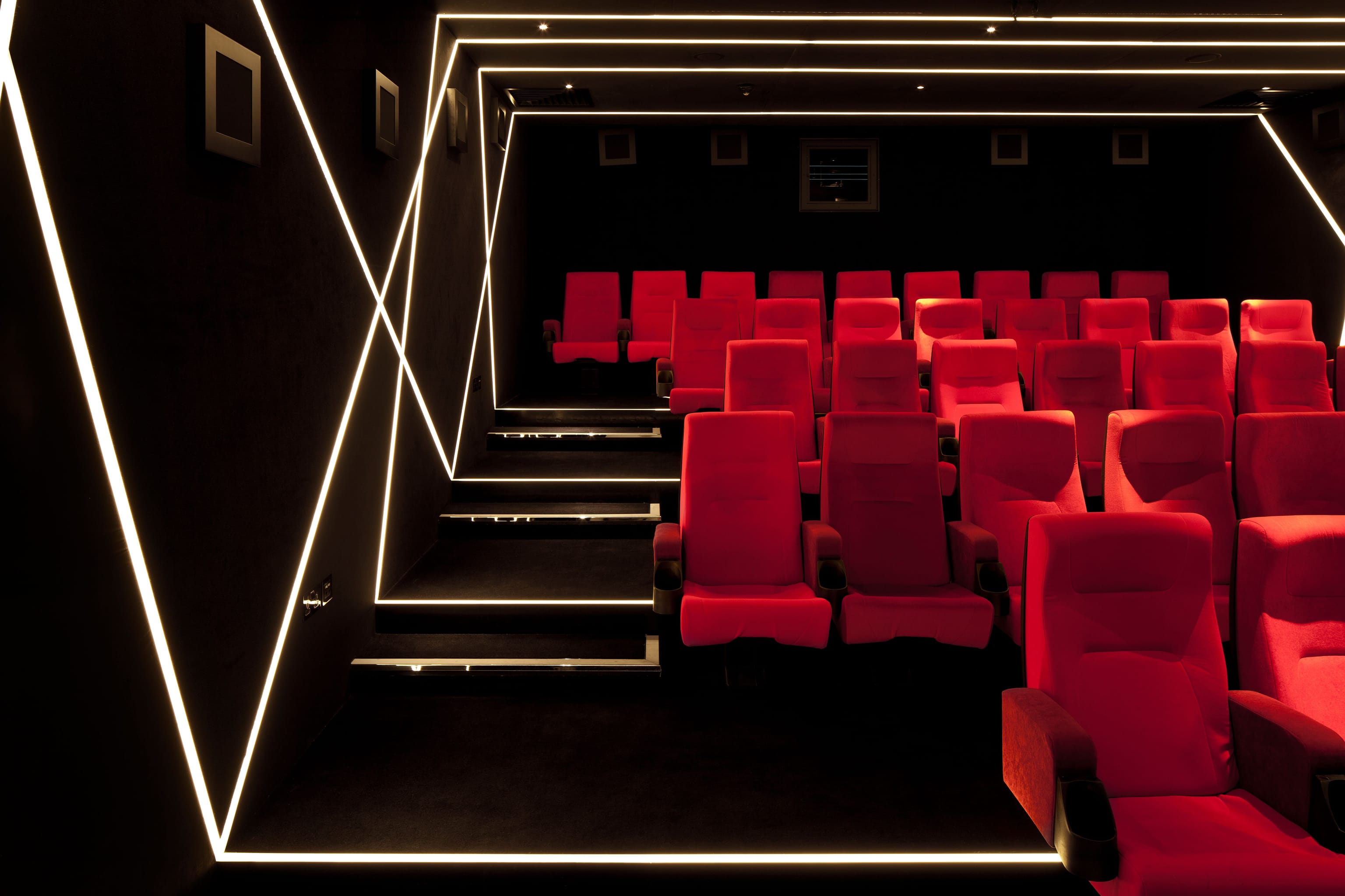 Screening room02