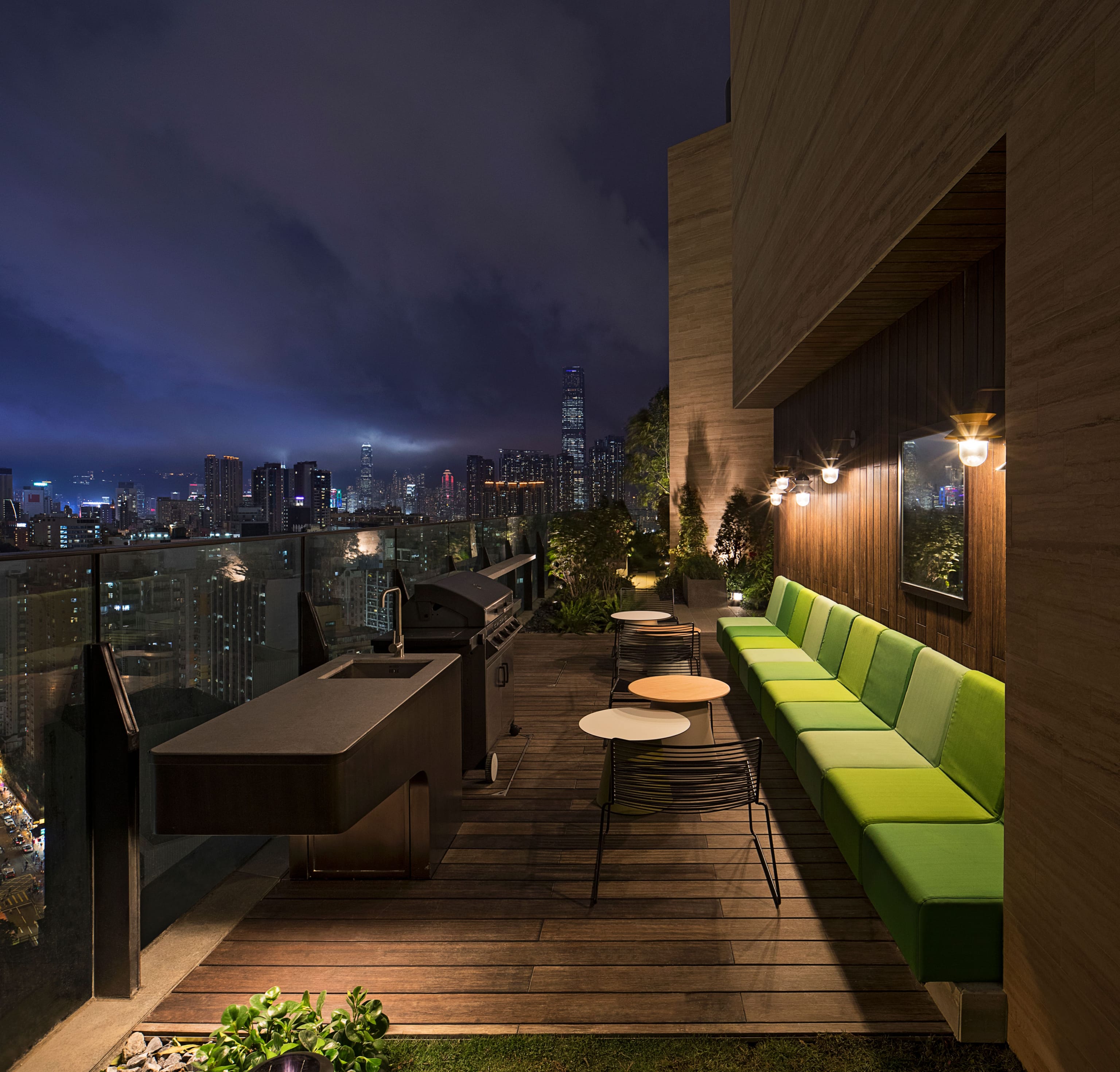 Skypark bbq F28
