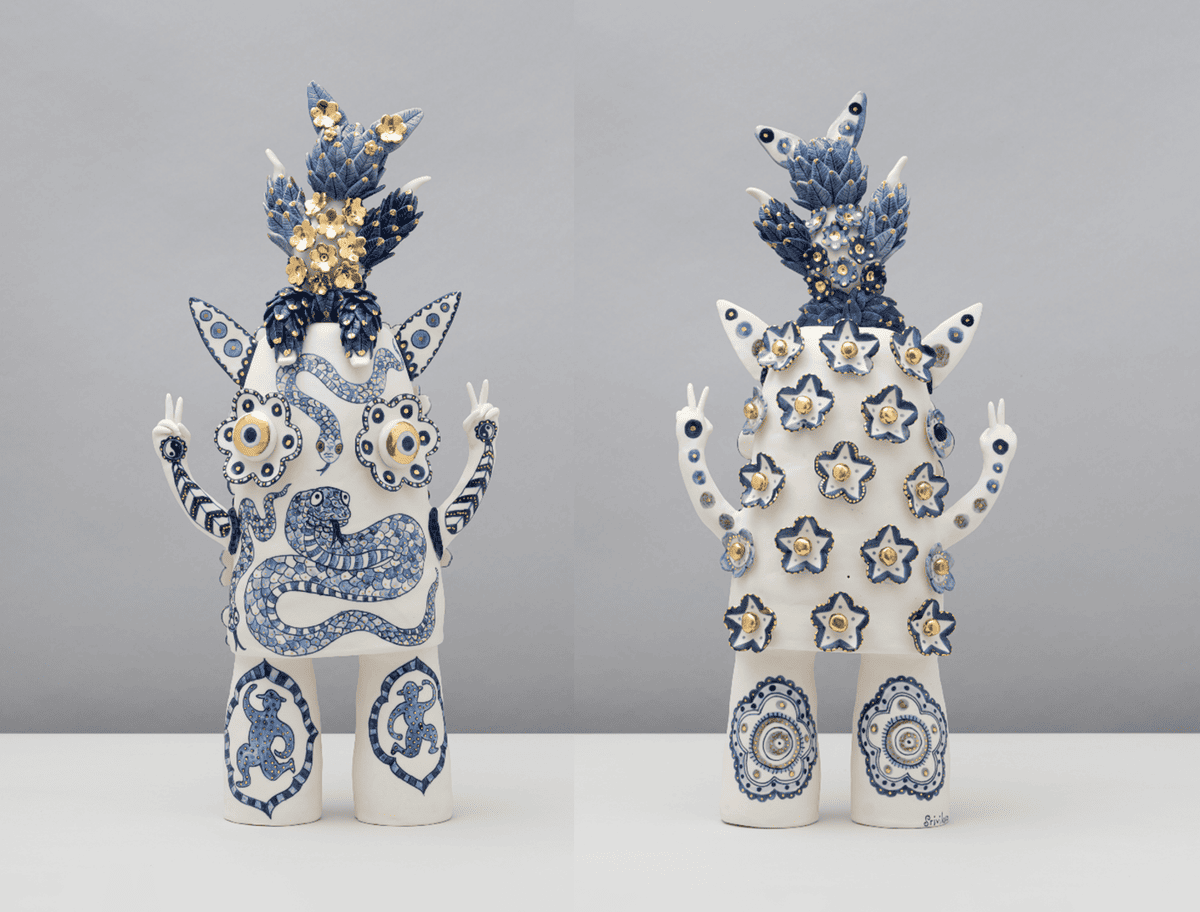 Vipoo Srivilasa - VS I Dream of Three Snakes and None of Them Are My History 2023 Porcelain With Cobalt Pigment Gold Lustre 48x23x11cm