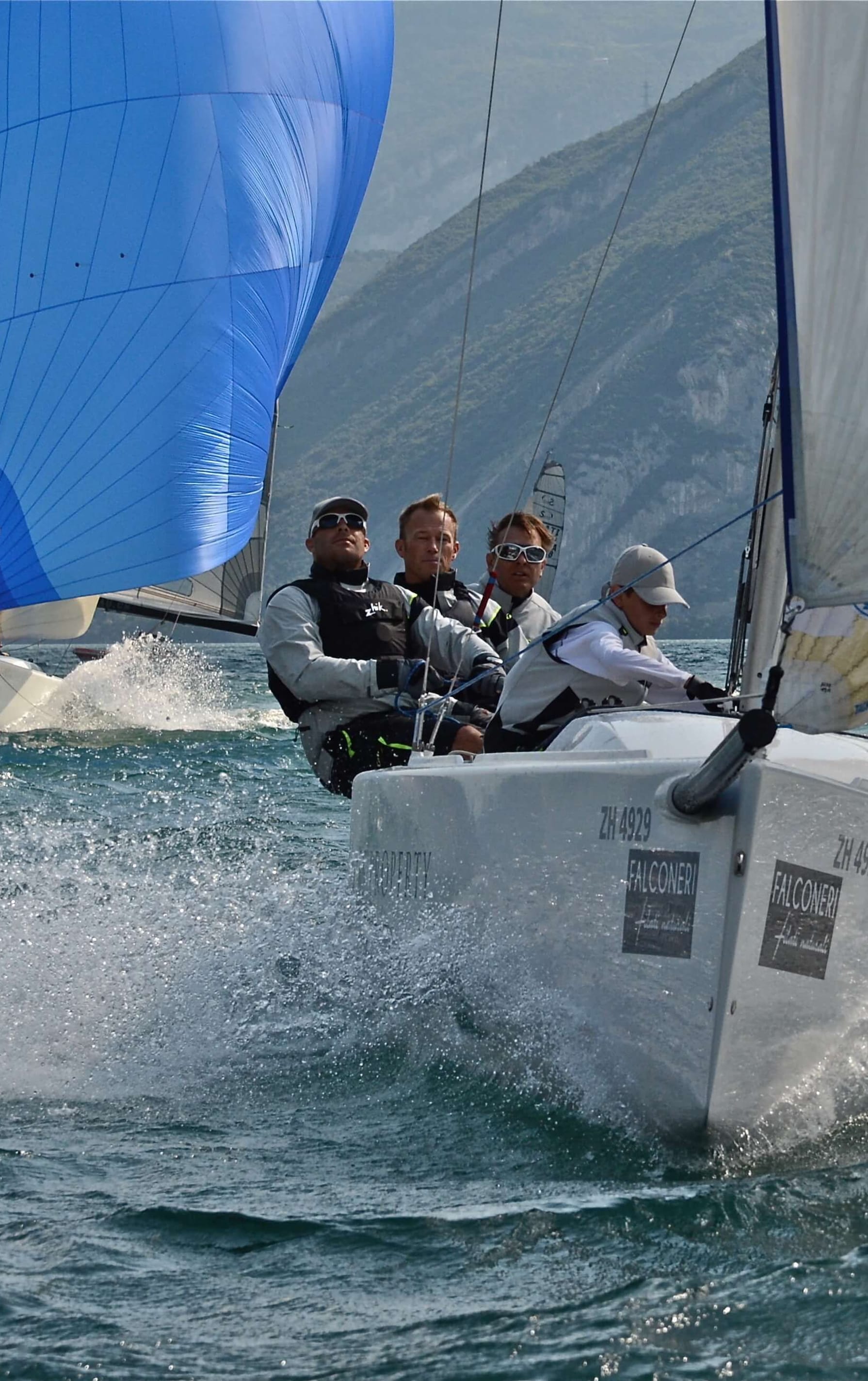 Esse 850: Das Regatta Segelboot. Jetzt informieren auf Esseboats.ch