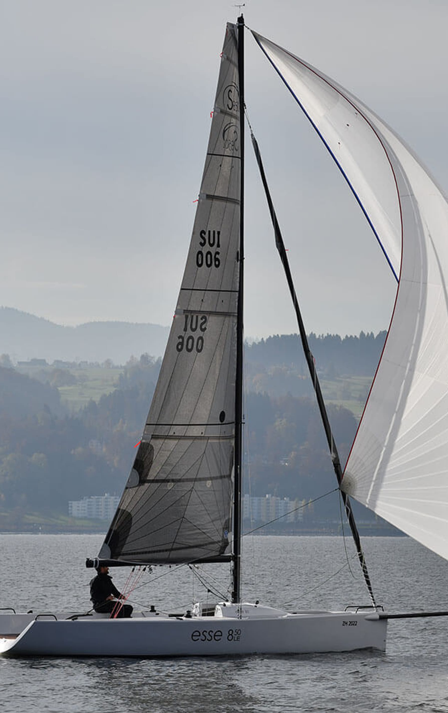 Esse850le allein segeln luxus und efffizienz