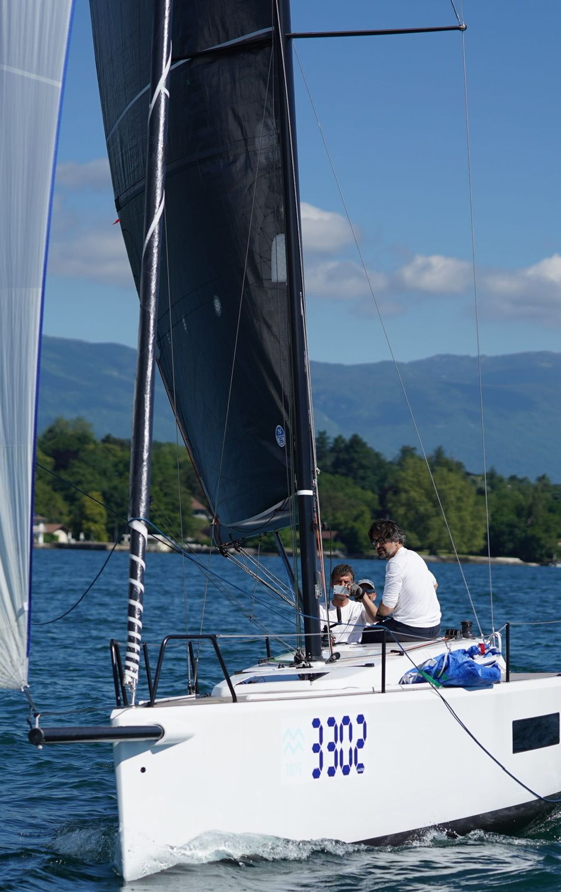 Die esse 330: Das 2,3 Tonnen schwere Boot kann auch gut alleine gesegelt werden, denn der hohe Ballastanteil sorgt für Stabilität.