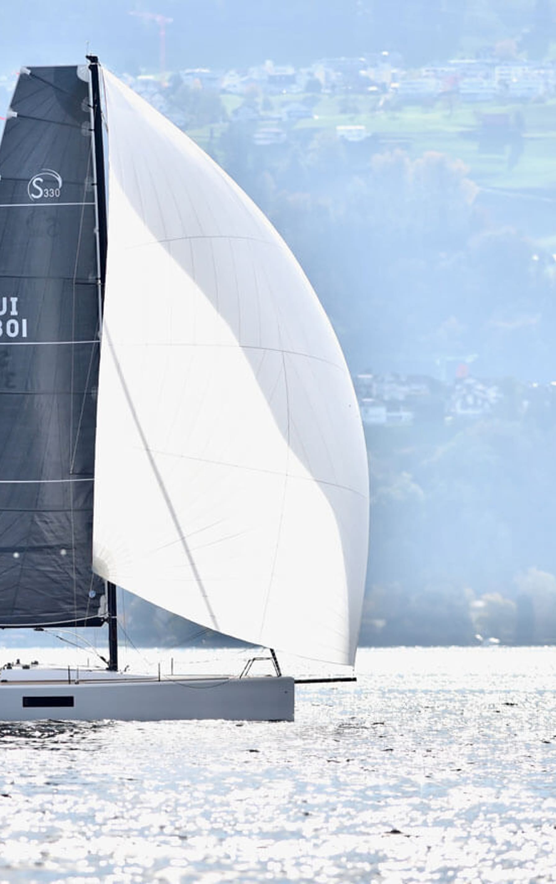 Esse330 auf einem See