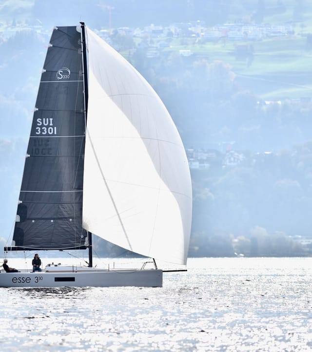 Esse330 auf einem See