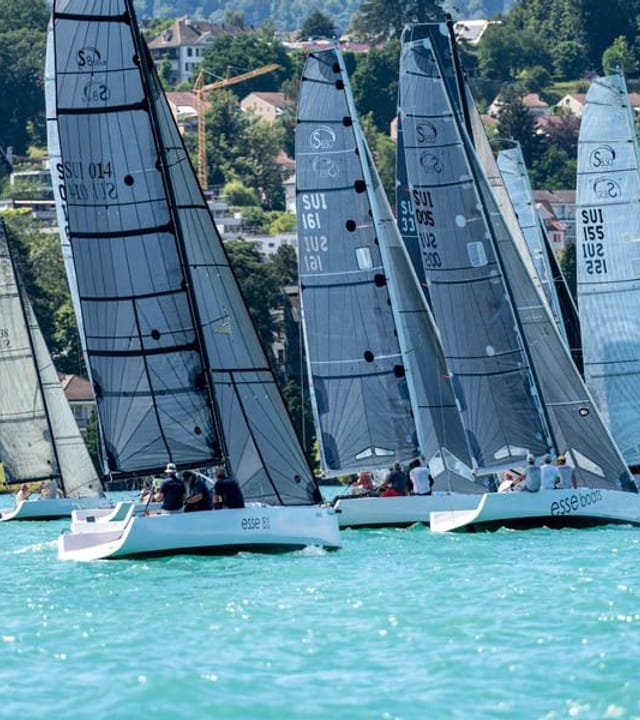 Essboats alle Klassen. Ideal Bedingungen. Neues Esseboats Regattaformat erfolgreich gestartet.