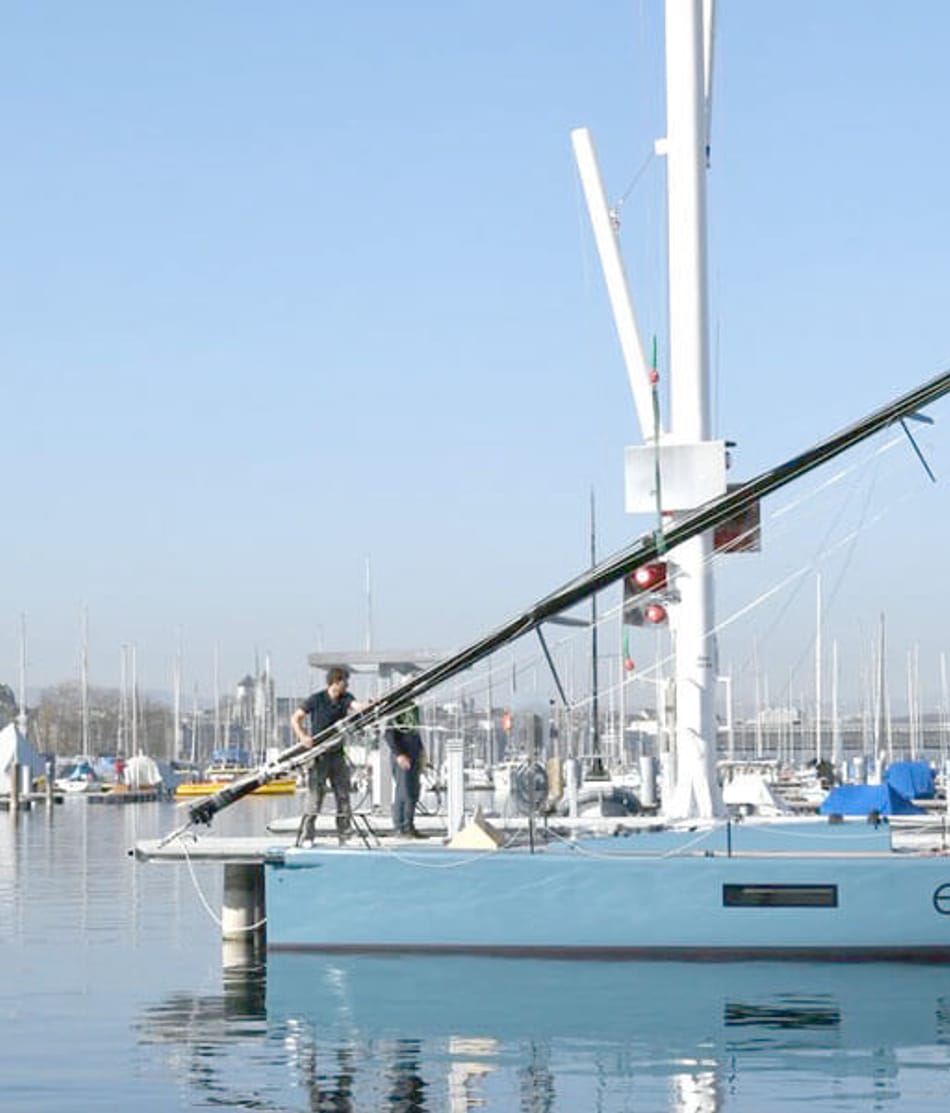 Einwassern esseboats segelmast stellen