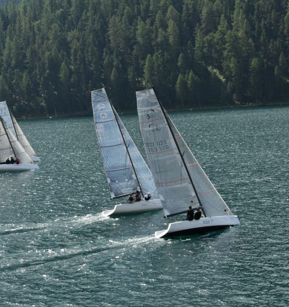 Der Racer für Einhandsegler. Die esse 750 - Der Bootskörper und das Deck werden als Carbon-Sandwich im Infusionsverfahren hergestellt.