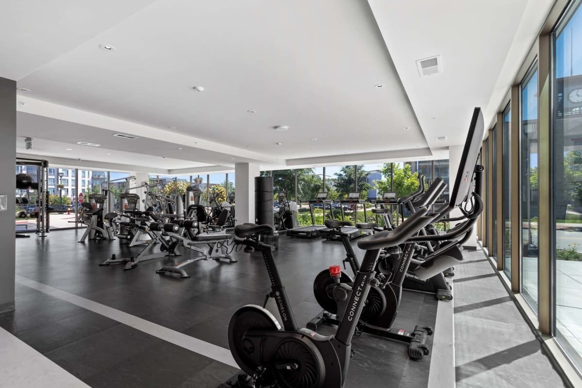 24/7, state-of-the-art gym 24/7, state-of-the-art gym