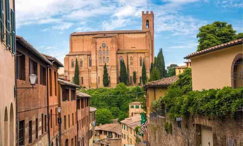 A historic church in Tuscany, ideal for immersing in Italian culture.