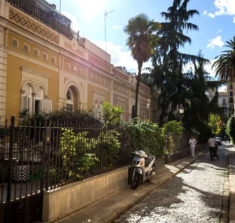 A picturesque street in an Italian-speaking neighborhood, perfect for immersion.