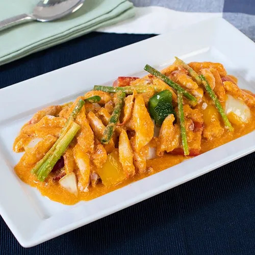 เนื้อก้ามปูผัดผงกะหรี่