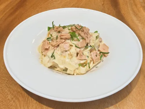 Tuna and Cream Sauce Pasta