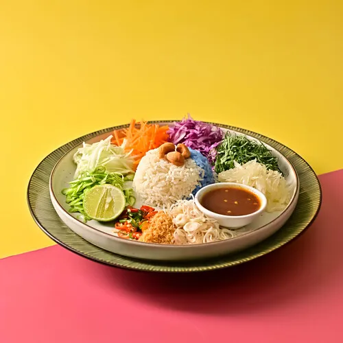 ข้าวยำสนุนไพรเจ