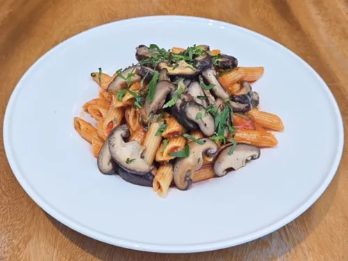 Mushroom and Tomato Sauce Pasta