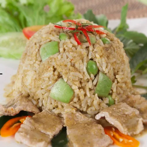 ข้าวผัดแกงเขียวหวานหมู