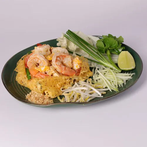 ผัดไทยกุ้งห่อไข่