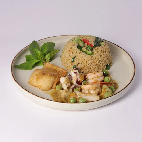 ข้าวผัดแกงเขียวหวานทะเล
