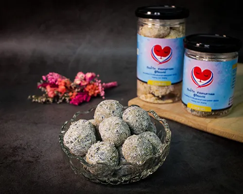 Black Sesame Macadamia Cookie ball