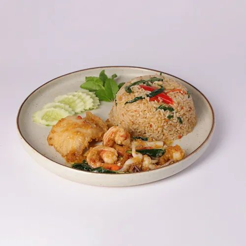 ข้าวผัดโป๊ะแตกทะเล
