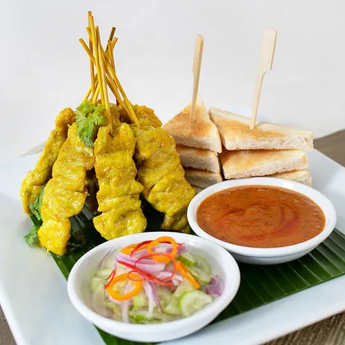 หมูสะเต๊ะ + ขนมปัง (S)