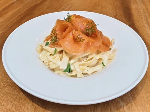 Smoked Salmon and Cream Sauce Pasta