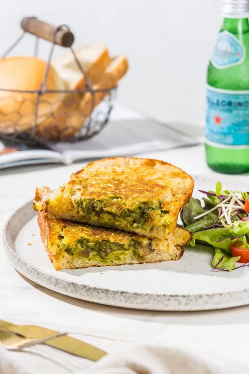 Pesto Grilled Cheeze