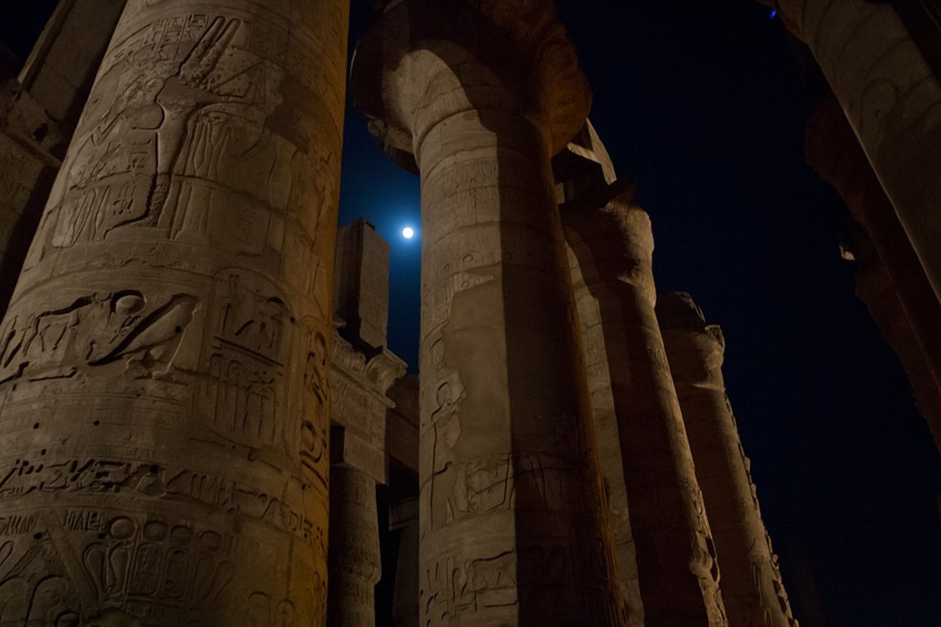 Columnas a la luz de la luna - Karnak