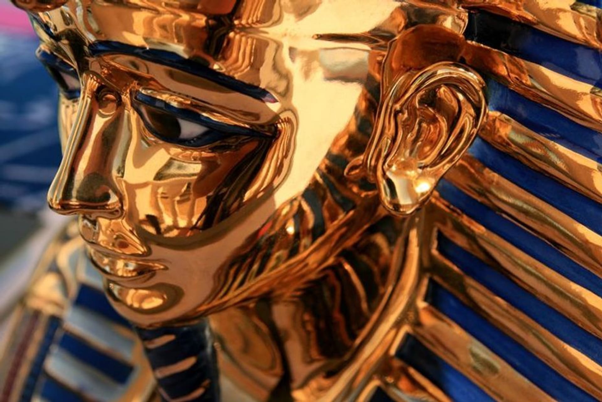 Tut Mask