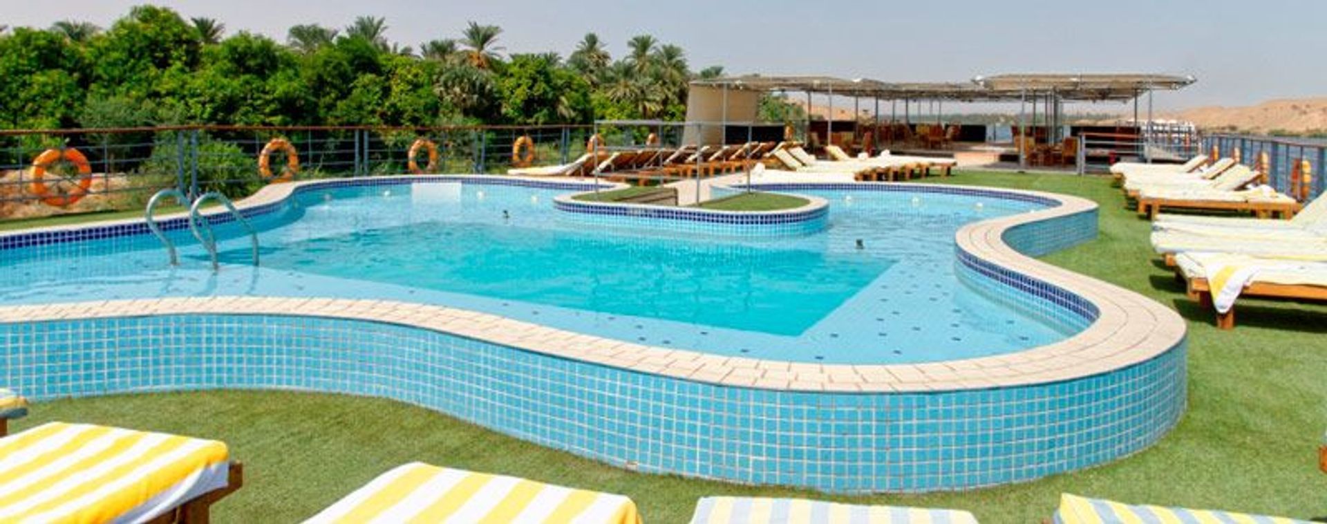 Piscinas a bordo